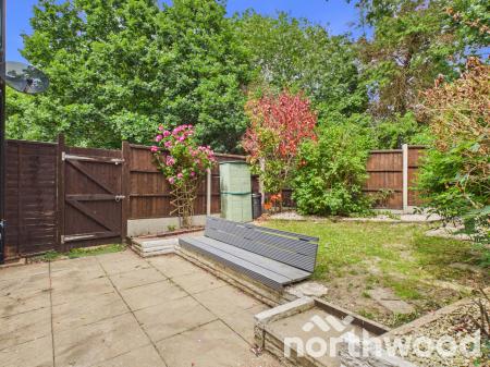 3 bedroom End of terrace house to let in Oak Tree Road, Ashford, TN23