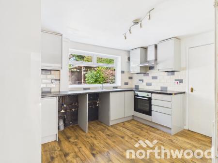 3 bedroom End of terrace house to let in Oak Tree Road, Ashford, TN23