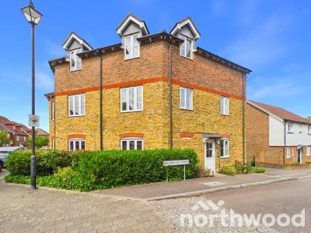 2 bedroom Apartment for sale in Greyhound Chase, Singleton, Ashford, TN23