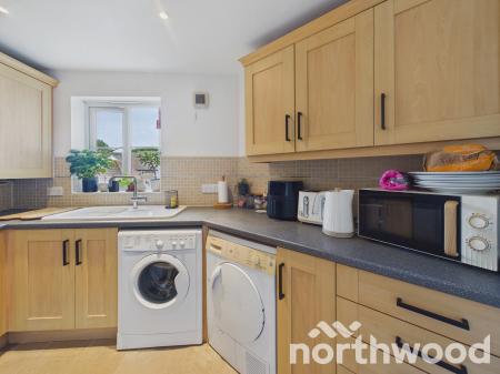 2 bedroom Apartment for sale in Greyhound Chase, Singleton, Ashford, TN23