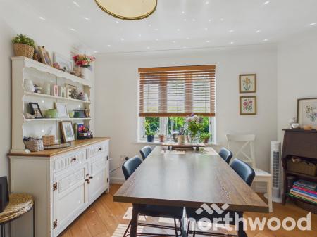 2 bedroom Apartment for sale in Greyhound Chase, Singleton, Ashford, TN23