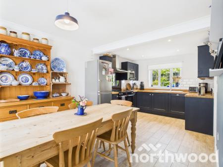 4 bedroom Detached house for sale in Green Fields Lane, Singleton, Ashford, TN23