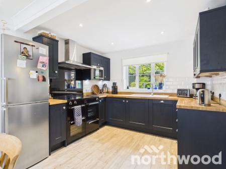 4 bedroom Detached house for sale in Green Fields Lane, Singleton, Ashford, TN23