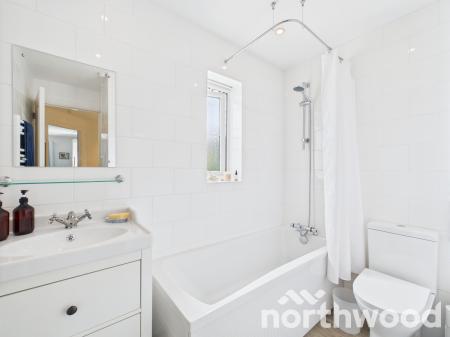 4 bedroom Detached house for sale in Green Fields Lane, Singleton, Ashford, TN23