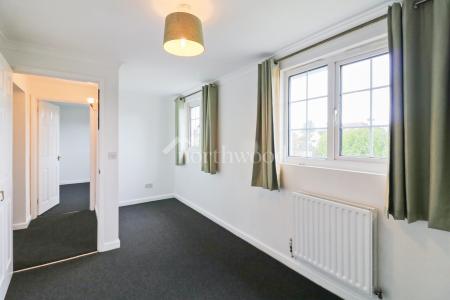 5 bedroom Detached house to let in Swan Lane, Sellindge, TN25