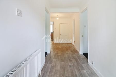 5 bedroom Detached house to let in Swan Lane, Sellindge, TN25