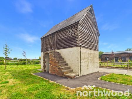 4 bedroom Barn Conversion for sale in School Road, Romney Marsh, TN29