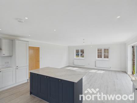 4 bedroom Flat for sale in School Road, Romney Marsh, TN29