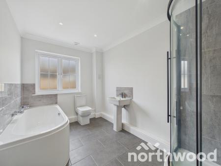 4 bedroom Flat for sale in School Road, Romney Marsh, TN29