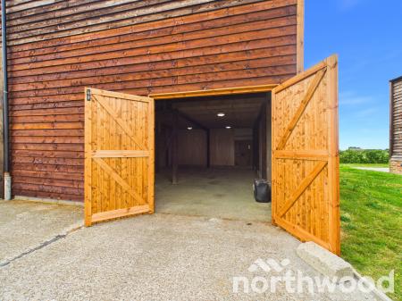 4 bedroom Flat for sale in School Road, Romney Marsh, TN29