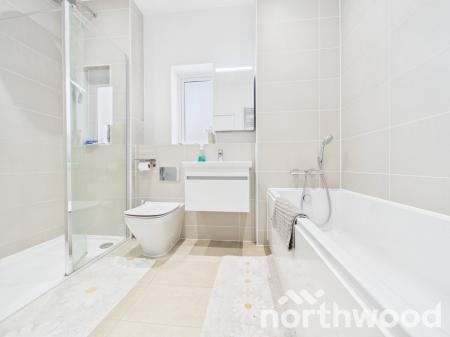 3 bedroom Town house for sale in Chilmington Avenue, Chilmington Green, Ashford, TN23