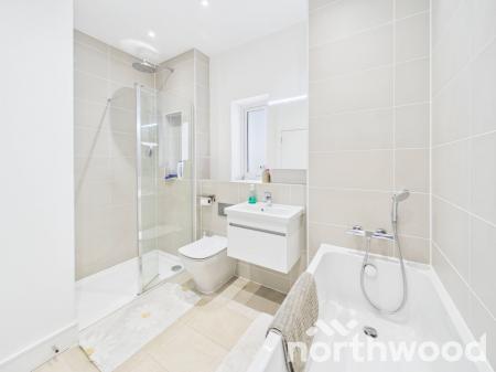 3 bedroom Town house for sale in Chilmington Avenue, Chilmington Green, Ashford, TN23