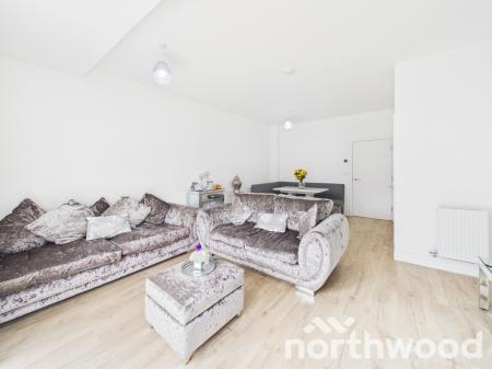 3 bedroom Town house for sale in Chilmington Avenue, Chilmington Green, Ashford, TN23