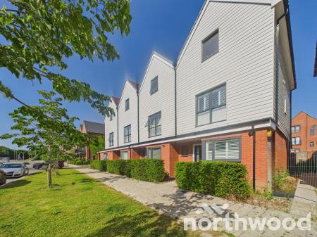 3 bedroom Town house for sale in Chilmington Avenue, Chilmington Green, Ashford, TN23