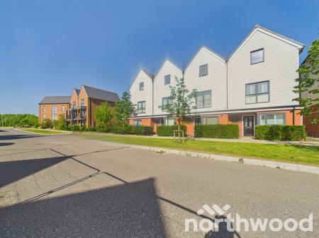 3 bedroom Town house for sale in Chilmington Avenue, Chilmington Green, Ashford, TN23