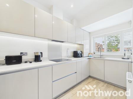 3 bedroom Town house for sale in Chilmington Avenue, Chilmington Green, Ashford, TN23