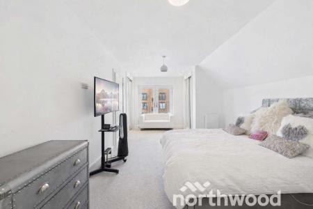 3 bedroom Town house for sale in Chilmington Avenue, Chilmington Green, Ashford, TN23
