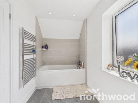 3 bedroom Town house for sale in Chilmington Avenue, Chilmington Green, Ashford, TN23