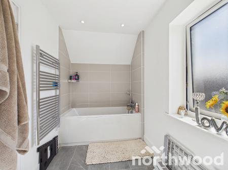3 bedroom Town house for sale in Chilmington Avenue, Chilmington Green, Ashford, TN23