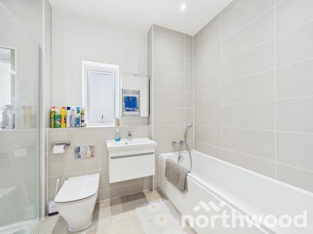 3 bedroom Town house for sale in Chilmington Avenue, Chilmington Green, Ashford, TN23