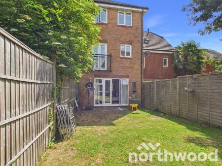 4 bedroom Terraced House to let in Richmond Meech Drive, Kennington, Ashford, TN24