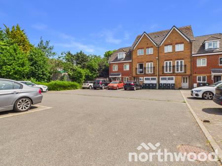 4 bedroom Terraced House to let in Richmond Meech Drive, Kennington, Ashford, TN24