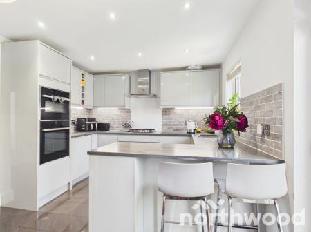 4 bedroom Terraced House to let in Richmond Meech Drive, Kennington, Ashford, TN24