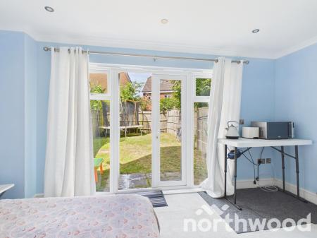 4 bedroom Terraced House to let in Richmond Meech Drive, Kennington, Ashford, TN24