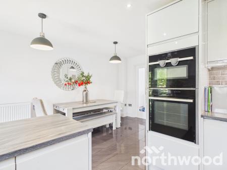 4 bedroom Terraced House to let in Richmond Meech Drive, Kennington, Ashford, TN24