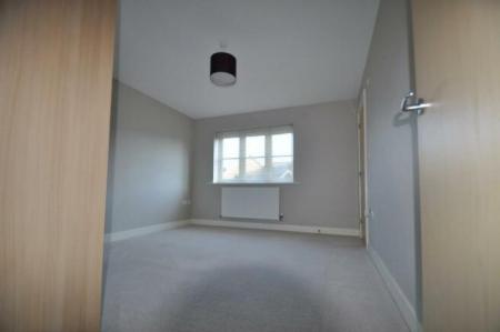 4 bedroom Detached house to let in Kennard Way, Ashford, Ashford, TN24