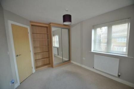 4 bedroom Detached house to let in Kennard Way, Ashford, Ashford, TN24