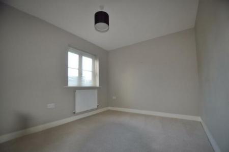 4 bedroom Detached house to let in Kennard Way, Ashford, Ashford, TN24