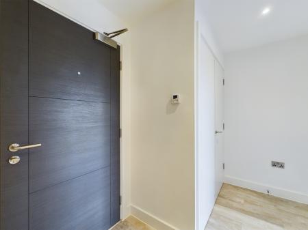 1 bedroom Flat to let in George Street, Victoria Point, Ashford, TN23