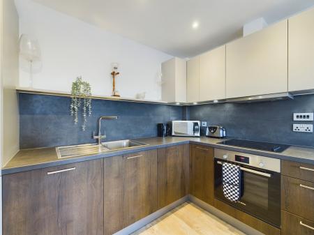 1 bedroom Flat to let in George Street, Victoria Point, Ashford, TN23