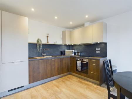 1 bedroom Flat to let in George Street, Victoria Point, Ashford, TN23