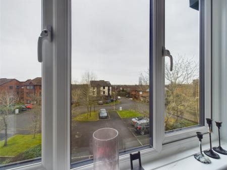 2 bedroom Flat to let in Longacre Road, Singleton, Ashford, TN23