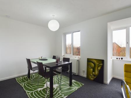 2 bedroom Flat to let in Longacre Road, Singleton, Ashford, TN23