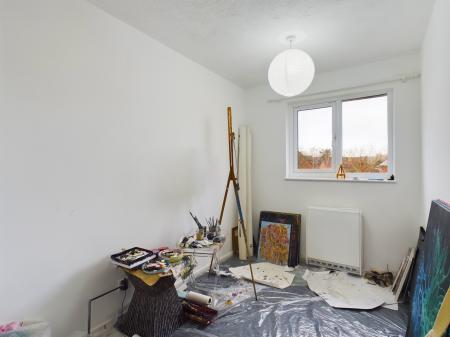 2 bedroom Flat to let in Longacre Road, Singleton, Ashford, TN23