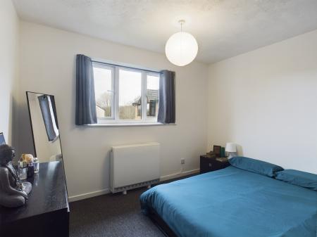 2 bedroom Flat to let in Longacre Road, Singleton, Ashford, TN23