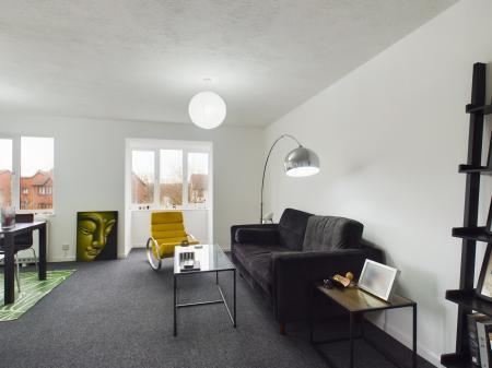 2 bedroom Flat to let in Longacre Road, Singleton, Ashford, TN23