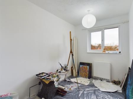 2 bedroom Flat to let in Longacre Road, Singleton, Ashford, TN23