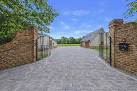 4 bedroom Barn Conversion for sale in Green Lane, Brissenden, Bethersden, TN26