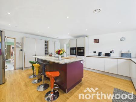 4 bedroom Barn Conversion for sale in Green Lane, Brissenden, Bethersden, TN26