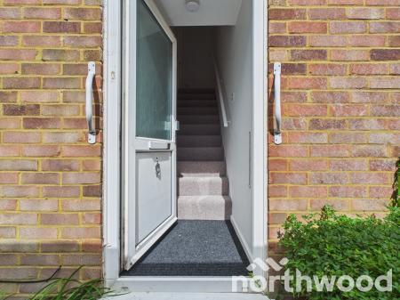 2 bedroom Maisonette to let in Northfleet Close, Vinters Park, Maidstone, ME14