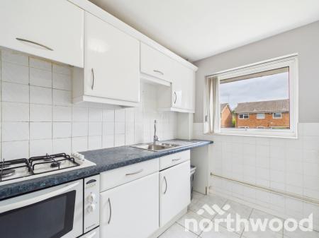 2 bedroom Maisonette to let in Northfleet Close, Vinters Park, Maidstone, ME14