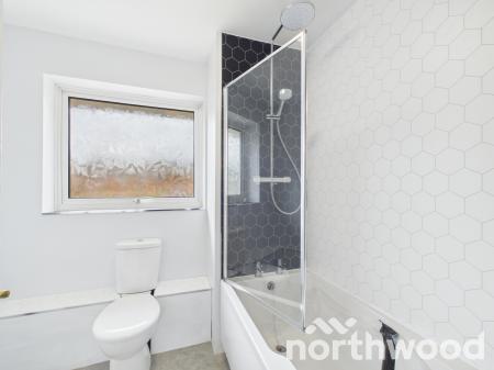 2 bedroom Maisonette to let in Northfleet Close, Vinters Park, Maidstone, ME14