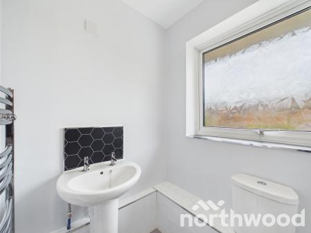 2 bedroom Maisonette to let in Northfleet Close, Vinters Park, Maidstone, ME14