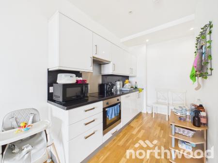 1 bedroom Flat for sale in Park Street, Town Centre, Ashford, TN24