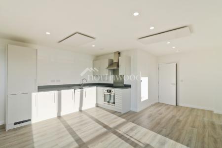 1 bedroom Flat to let in New Town Road, New Town, Ashford, TN24