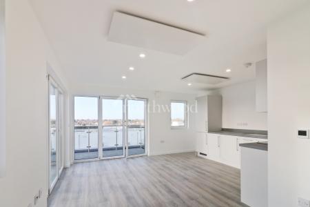 1 bedroom Flat to let in New Town Road, New Town, Ashford, TN24